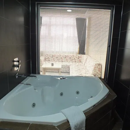 호텔 Cankaya 3*